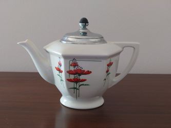 Royal Rochester Poppy Teapot