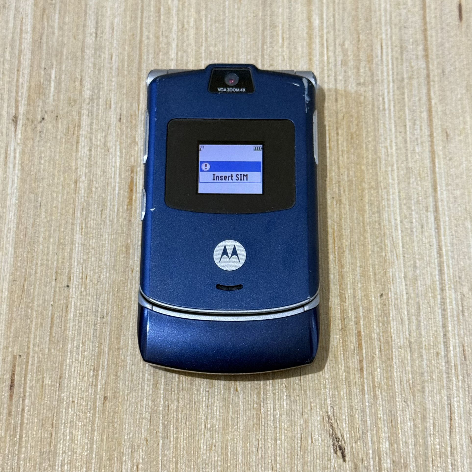 Motorola RAZR V3 Cingular Flip Phone Blue Turn On No Charger Buy/Sold As Is Read