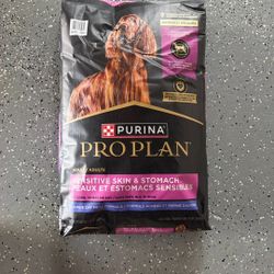 Purina Pro Plan Sensitive Skin And Stomach Lamb and Oats
