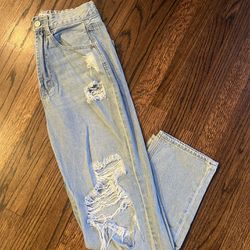 Distressed Boyfriend Jeans