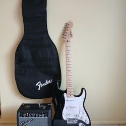  Fender Squeir Strotocaster Bundle 