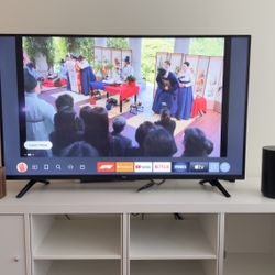  Amazon Fire TV 43" Omni Series 4K UHD smart TV, hands-free with Alexa