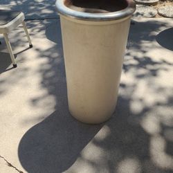 VINTAGE ASHTRAY RECEPTACLE