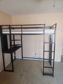 Twin Size Metal Loft Bed/Desk Under