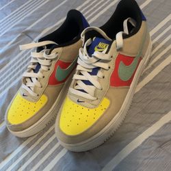 Kids Nike  ( Size 3.5 )