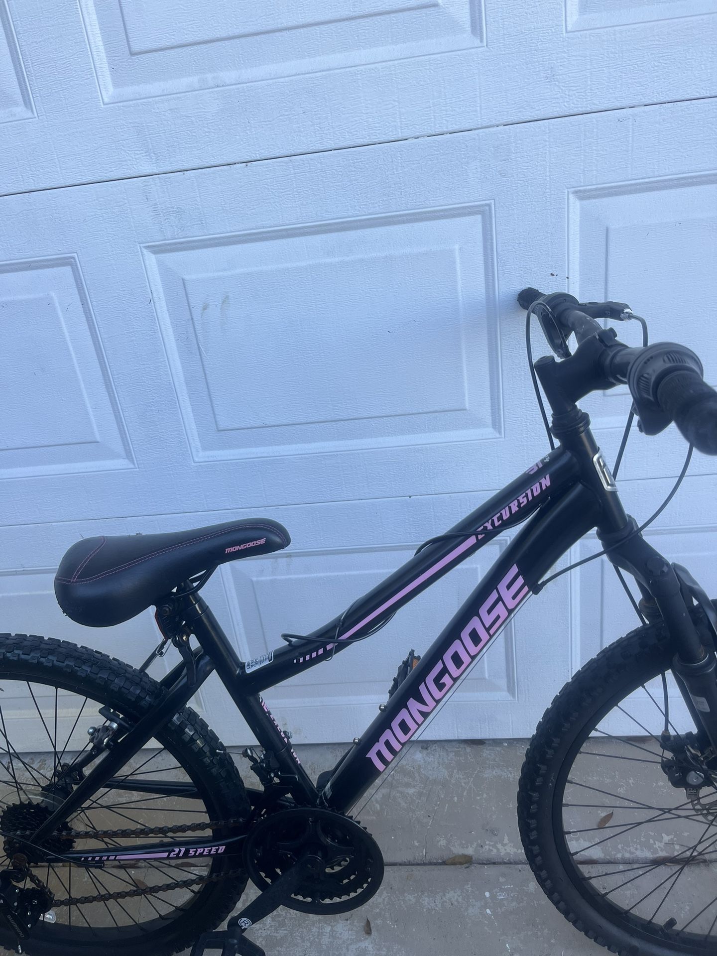 Mongoose Excursion24 Girls Pink Mountain Bike
