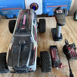 Redcat Blackout RC Car