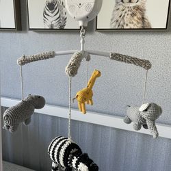 MUSICAL BABY CRIB