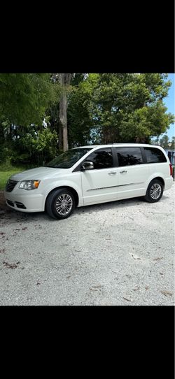 2011 Chrysler Town & Country