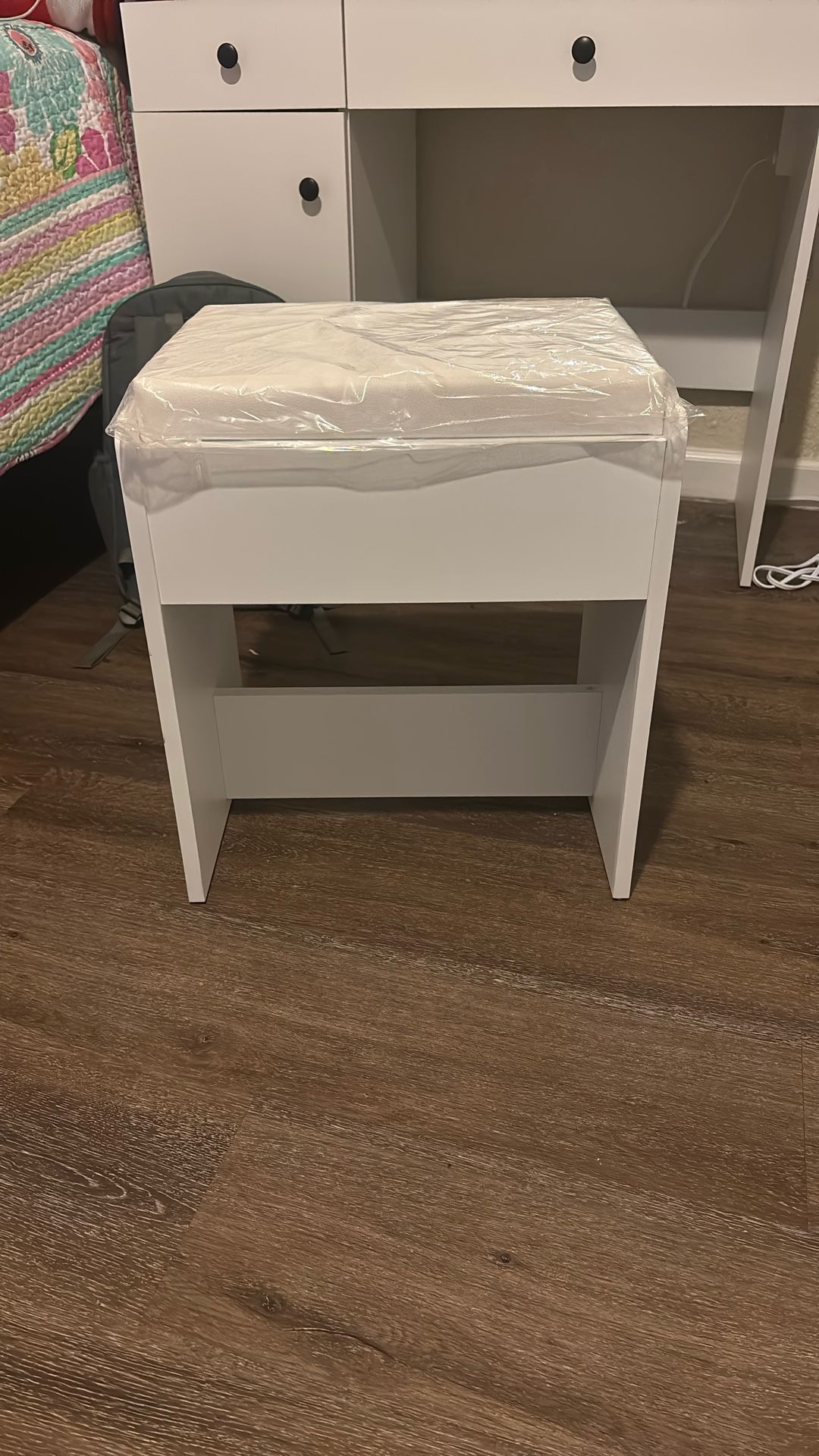 NEW!! Vanity Chair