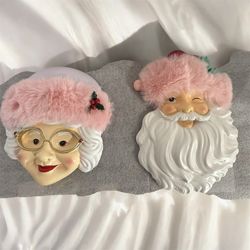 Mrs. Claus' Mrs. & Santa Claus Head Wall Decor 9 Kurt Adler pink pastel Fur Hat Meet location: QT gas station 21050 N Cave Creek Road Phoenix.