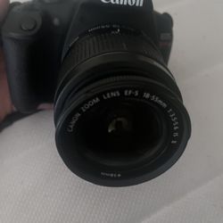 Canon EOS 2000D