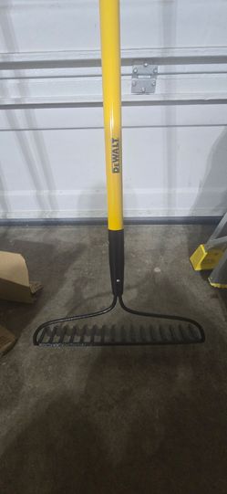 New DEWALT Bow Rake with Fiberglass Handle