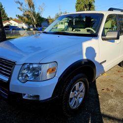 08 Ford Explorer 