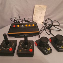 ATARI FLASHBACK 5 Classic Game Console - 92 Built-In Games  - 2 Wireless Controllers - 2 Paddle Controllers - Manual Book - Collector's Edition!