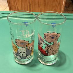 Set of 2 1982 Vintage Pizza Hut Collectors E.T. Glasses Phone Home Be Good