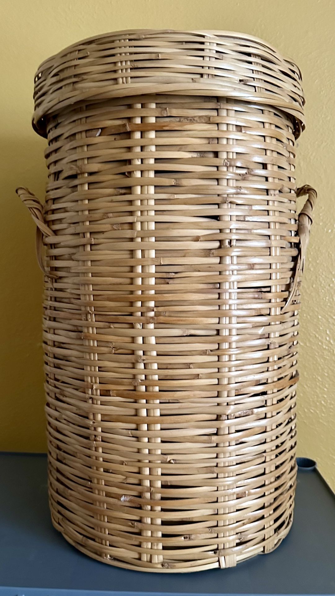 1970s Tall Natural Toned Basket with Lid, 2 Pieces
