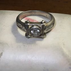 .925 Silver Ring With Cubic Zirconia Stones 