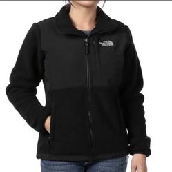 Women's The North Face Denali Zip Up Fleece Jacket Size small Black/White. Condition is "Pre-owned". See pictures ask questions and make an offer! 