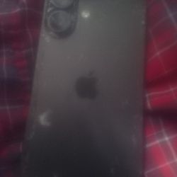 Cracked iPhone 16 