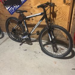 Trek 820 8 series mountain bike