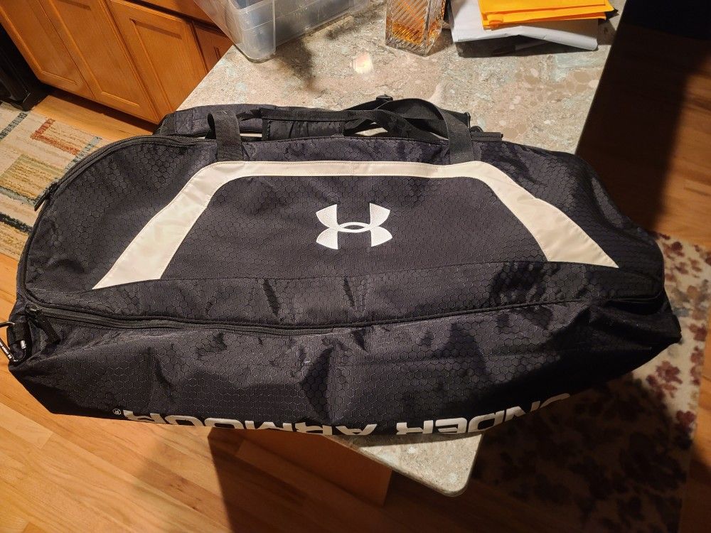 Under Armour Softball/ Basebal Duffle Bag