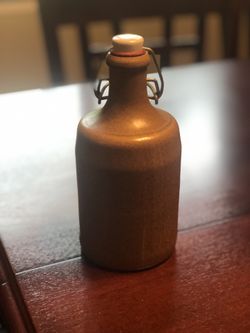 STONEWARE BOTTLE, SPECKLE BROWN SALT GLAZE PORCELAIN STOPPER