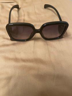 Women’s Gucci sunshades