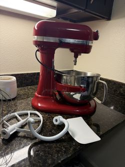 Private Celebrity Chef Owned / KitchenAid Professional 5 Plus Stand Mixer - Empire Red