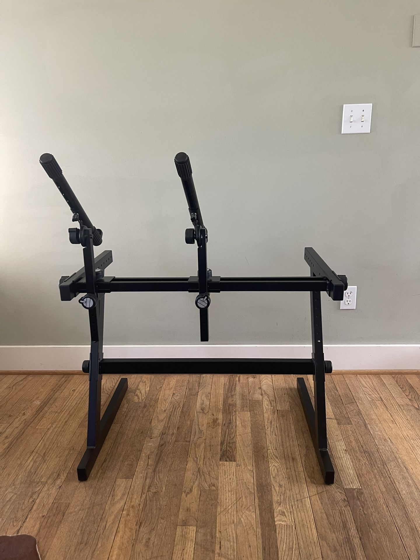 QuickLok keyboard Stand (Perfect condition)