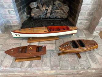 🚤 Vintage Wooden Lake Boats – Set of 3
