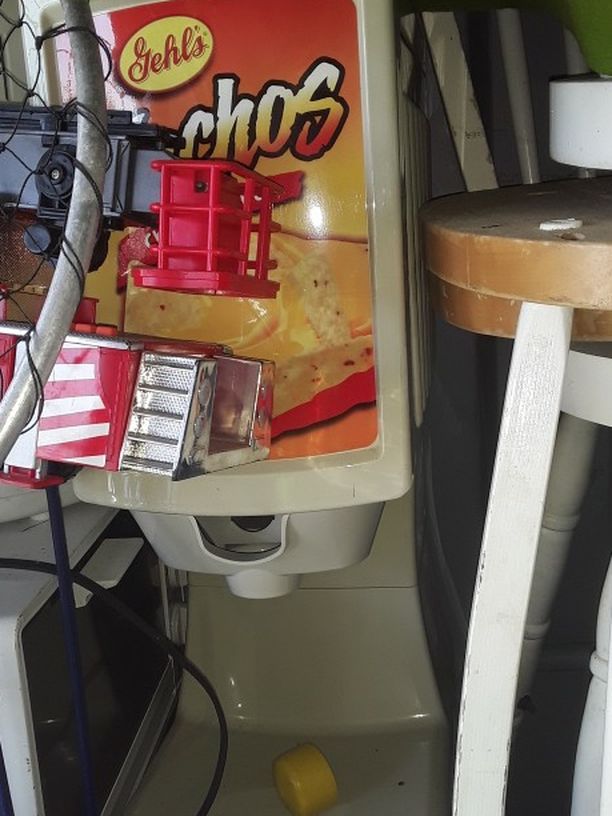 For Sale Nacho Cheese Machine 