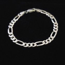 7" x 7 mm Solid Sterling Silver Figaro Chain Bracelet. Made in Italy, Flawless! Signed AZ