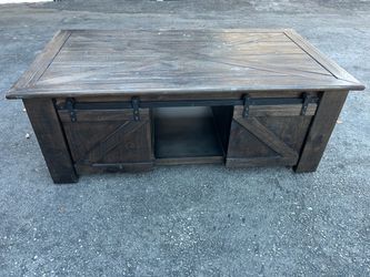 Farmhouse Lift Top Coffee Table