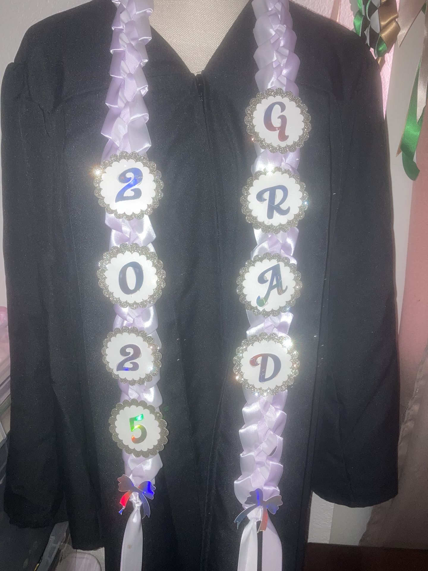 2025 Grad Leis Prices Vary Read Add