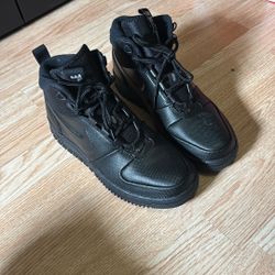 Black Black Metallic Pewter