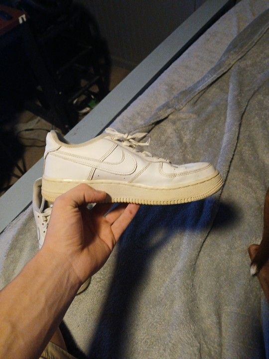 White Airforce1s No Box