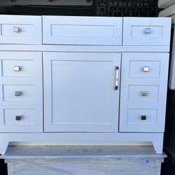 Rosedale 41 in. W x 19 in. D x 37 in. H  only cabinet retail this vanity $750 we have this $400 only we  locate in hesperia  please massage me for dir
