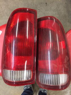 Ford F-250 taillights and mirrors