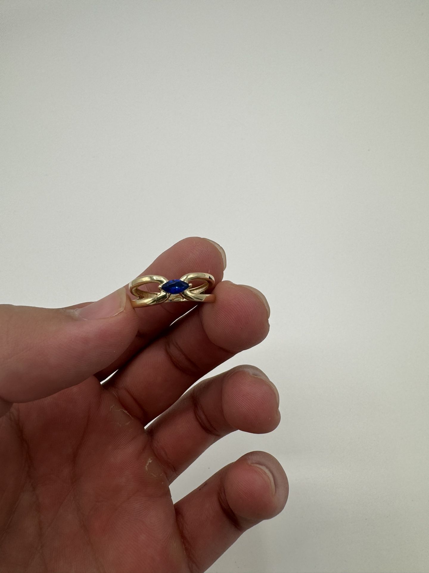 10K Gold Women’s Ring