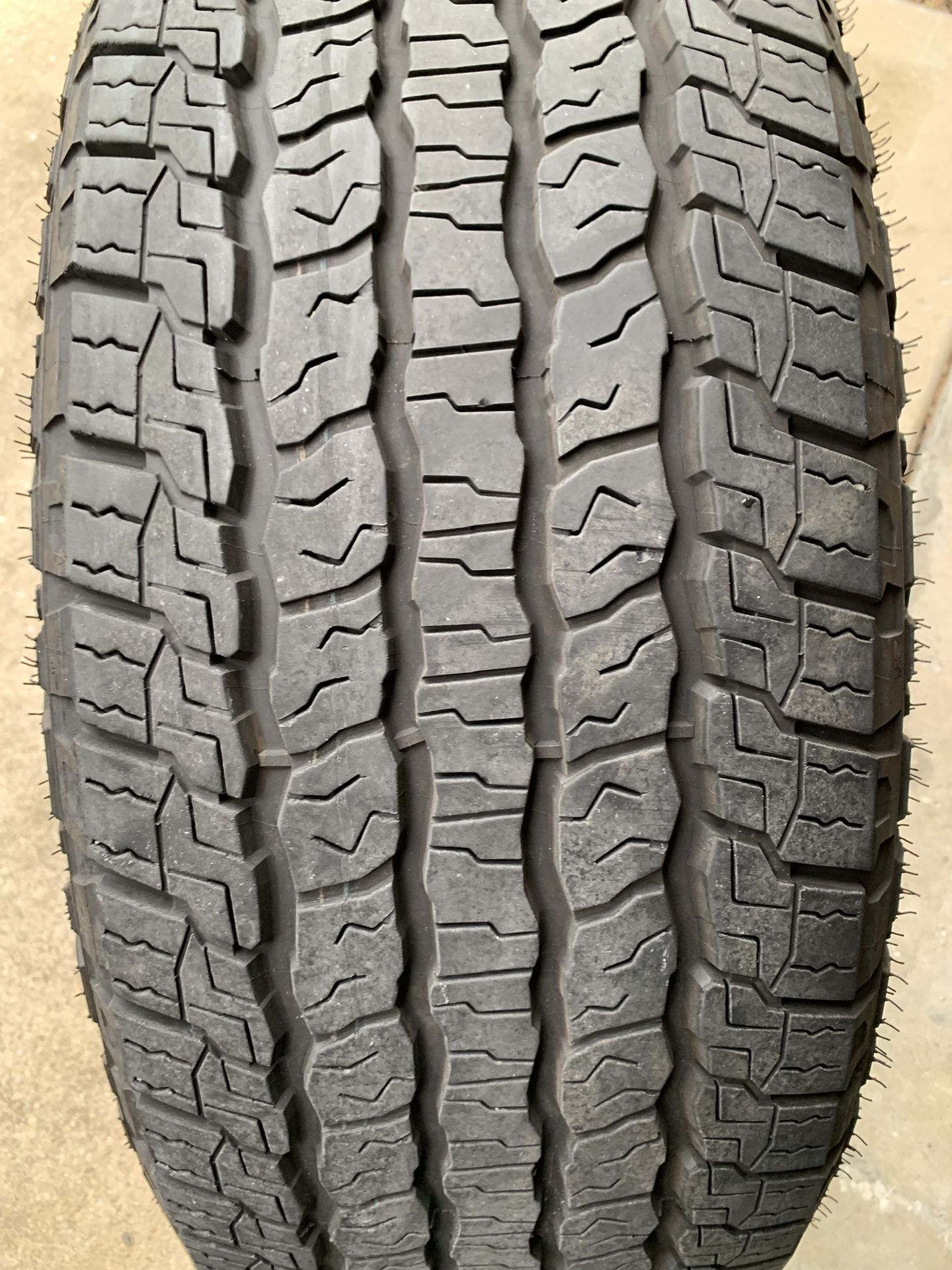 1 goodyear wrangler territory A/T tire , 275/60/20