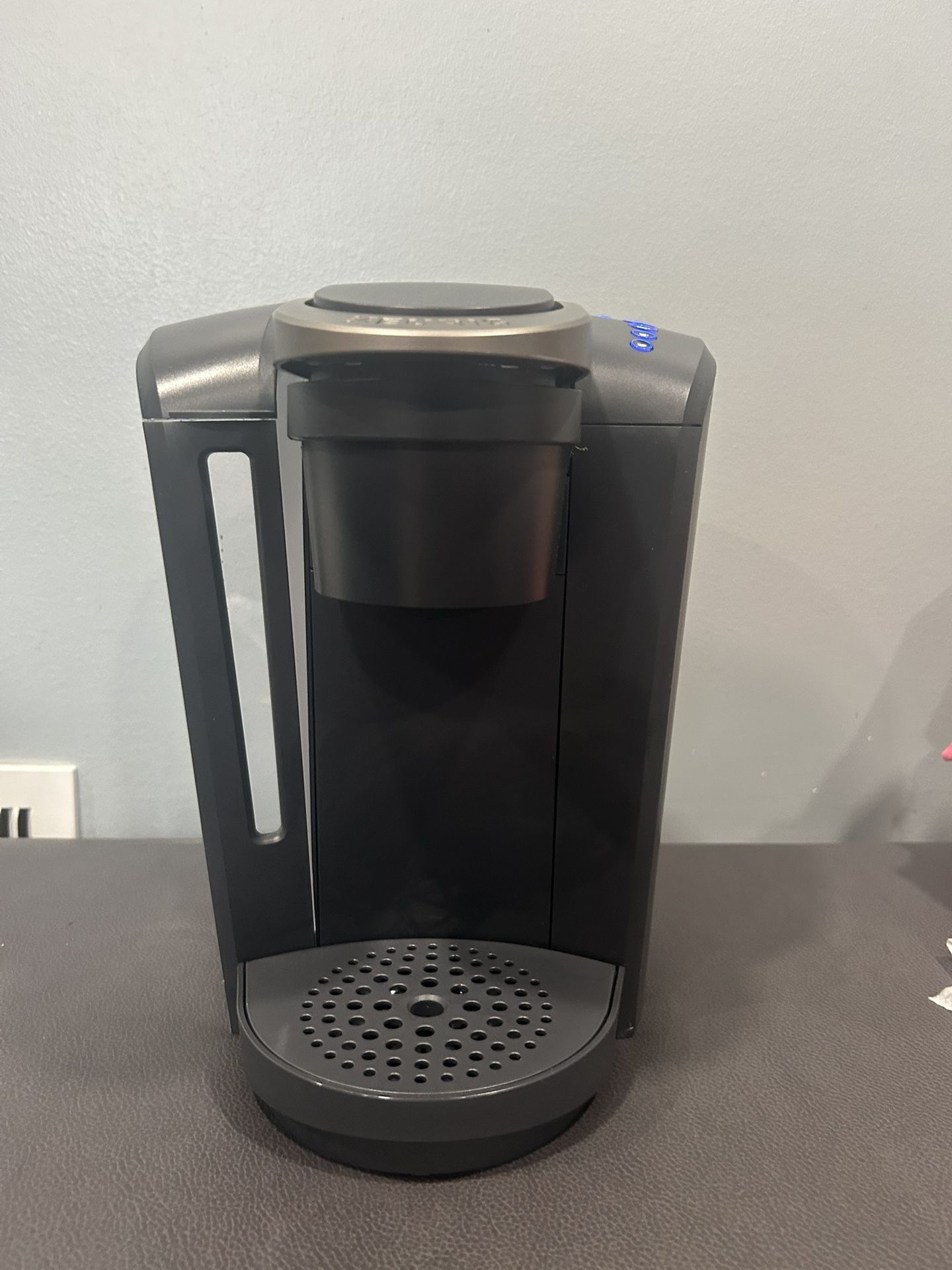 Keurig Coffee Maker. Small Crack On The Water Tank But Works Just Fine 