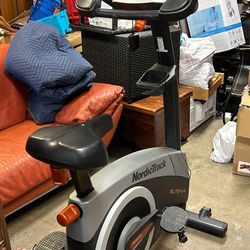 NordicTrack Elite 4.4 Exercise Bike 