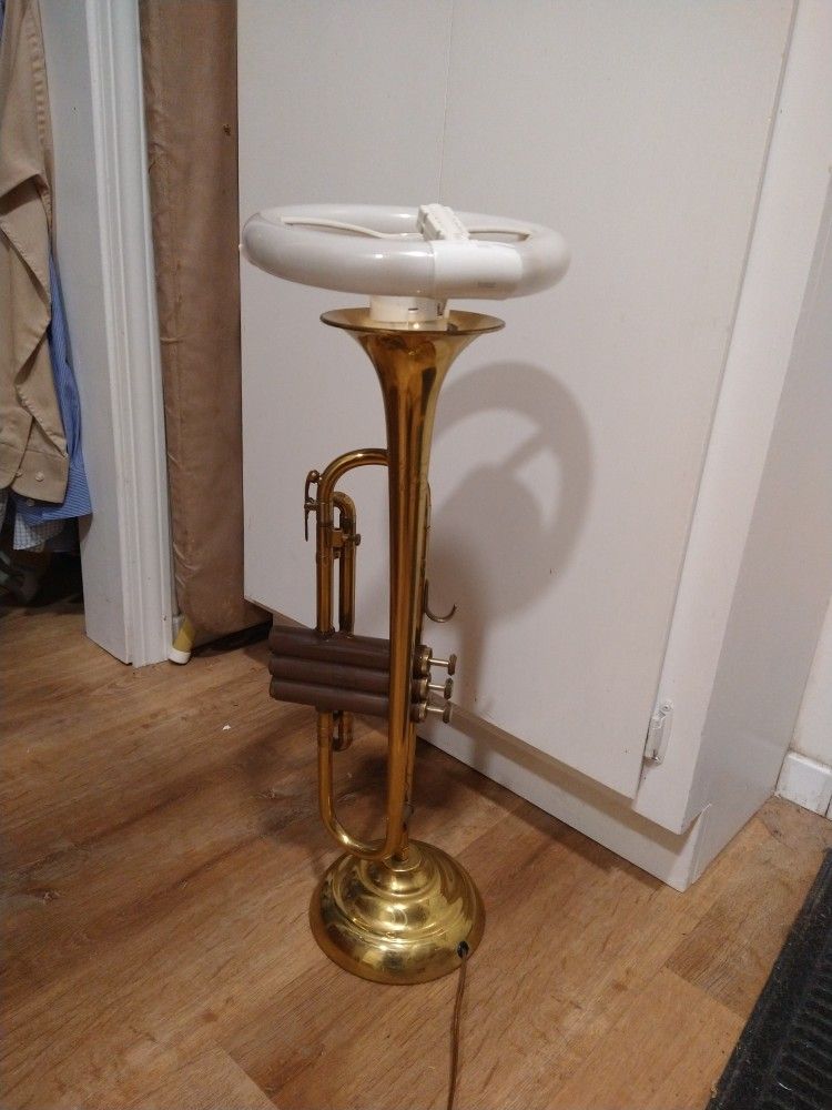 Trumpet Lamp