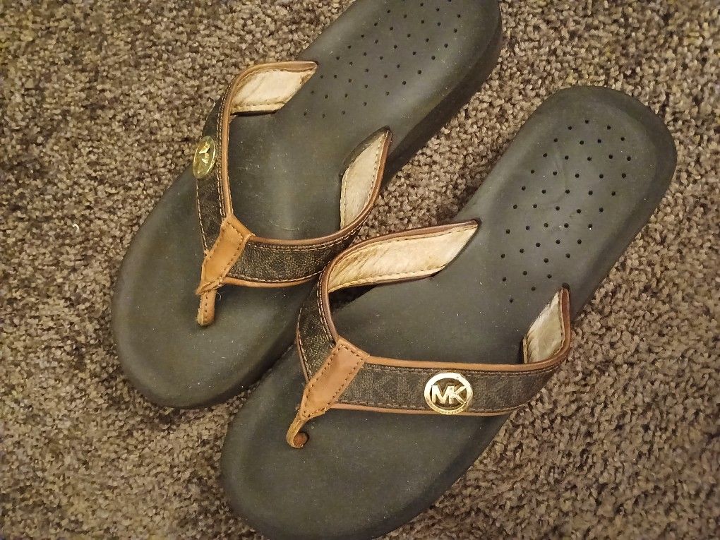 Michael Kors Size 6 Women's Sandals