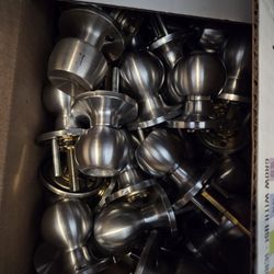 Indoor Brushed Nickel Door Knobs (25)