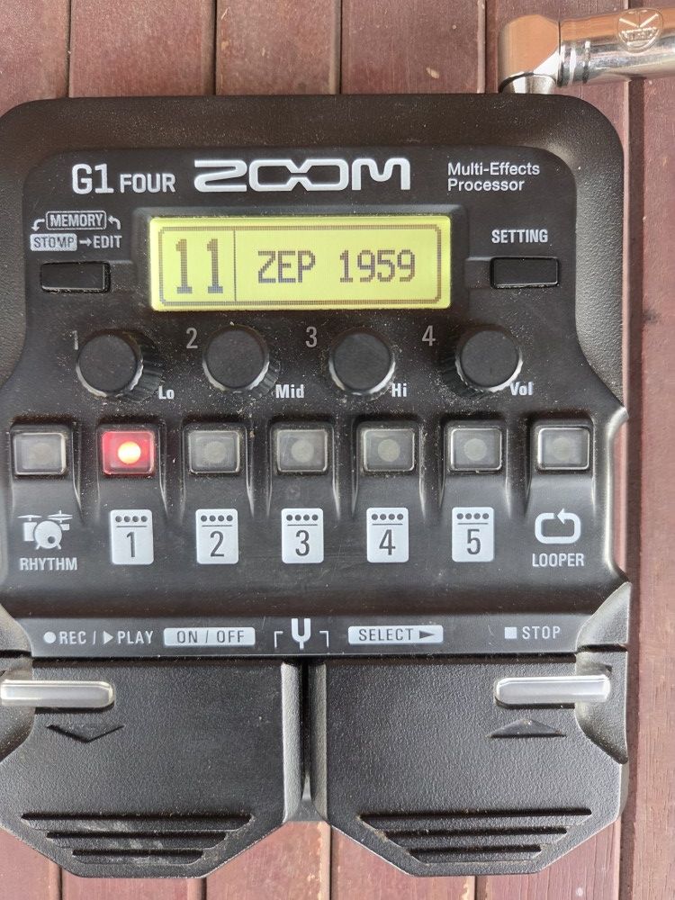 🎸 Zoom G1 Four – Powerful Tones, Simple Control! Practice, jam বা tone  exploration—compact design এ versatile effects আর amp models। ⚡ Key  Features: • Guitar multi-effects processor • 70+ built-in effects ZOOM G1 FOUR