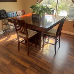 Dinning Room Table