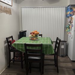 Table And 4 Chairs Dining Set 