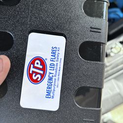 Emergency road flares